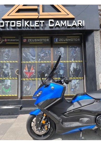 Zeus Motor 2020-2025 Yamaha Tmax 560 Uyumlu Ön Cam Koyu Füme