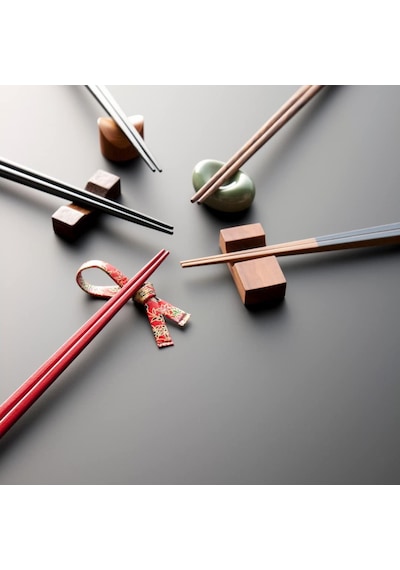 Chopstick Yerleştirrme Aparatı Chopstick Yerleştirrme Aparatı Japon Tarzı Doğal Ahşap Yemek Çubukları Dayanakla