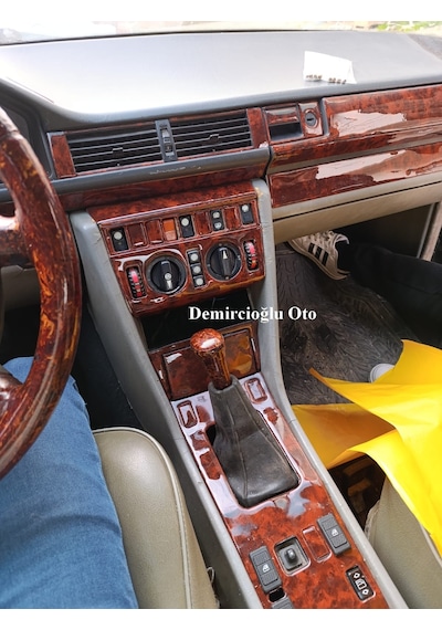 Mercedes W124 Kasa 200 E 1985 Ve 1995 Arası 50 Parça Kuş Gözü Maun Kaplama