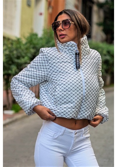 Veraura Lifestyle Beyaz Dik Yaka Desenli Kısa Şişme Mont