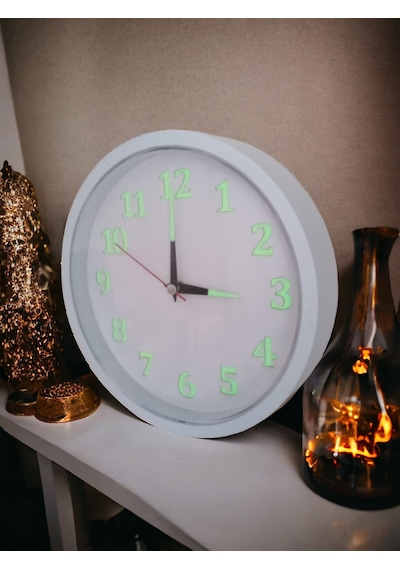 Fosforlu Gece Karanlıkta 5 Saat Parlayan Duvar Saati Çap 22 Cm Beyaz