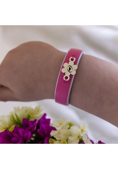 O Harfine Özel Doğal Pembe Derili 14 Ayar Altın Plakalı Çiçek Motifli Hediye Bileklik-383harf O