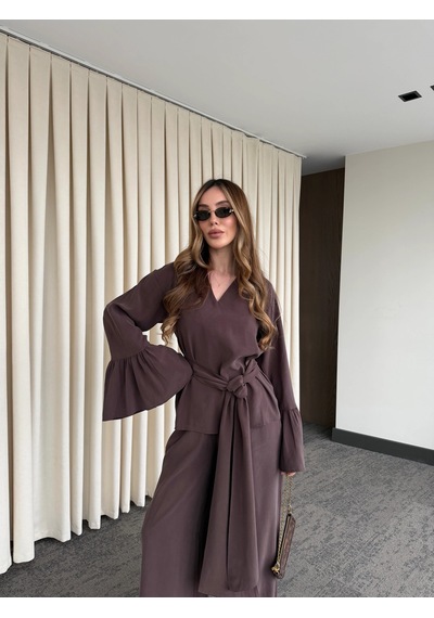 Laluvia Kahverengi Kolları Volanlı Bluz Pantolon Takım - 0812 Haki