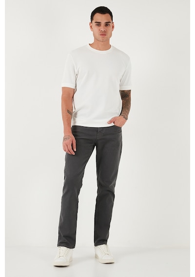 Buratti Pamuklu Comfort Fit Normal Bel Boru Paça Jeans Erkek Kot Pantolon 4412C19Texas Antrasit Buratti Pamuklu Comfort Fit Normal Bel Boru Paça Jeans Erkek Kot Pantolon 4412C19Texas Antrasit