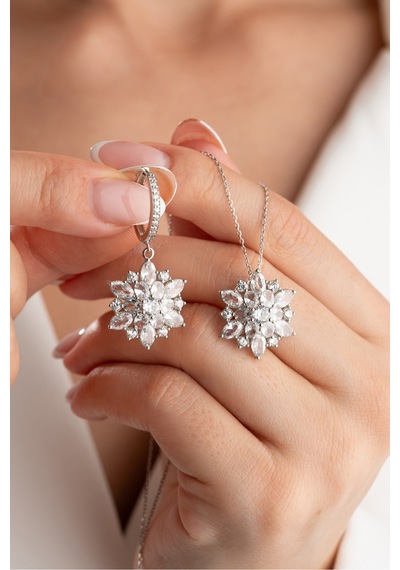Çekirdekjewelry 925 Ayar Gümüş Zirkon Taşlı Kar Tanesi Kolye Ve Küpe Seti Gri