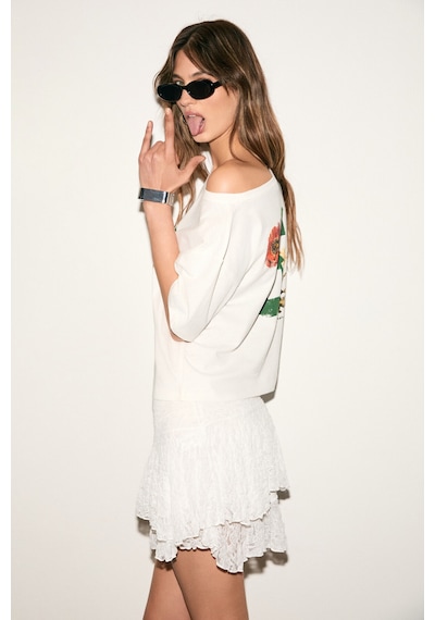 Grımelange QALY Kadın Kayık Yaka Tek Omuz Kısa Kol Ön Ve Arka Baskı Detaylı Relaxed Ekru T-Shirt Grımelange QALY Kadın Kayık Yaka Tek Omuz Kısa Kol Ön Ve Arka Baskı Detaylı Relaxed Ekru T-Shirt