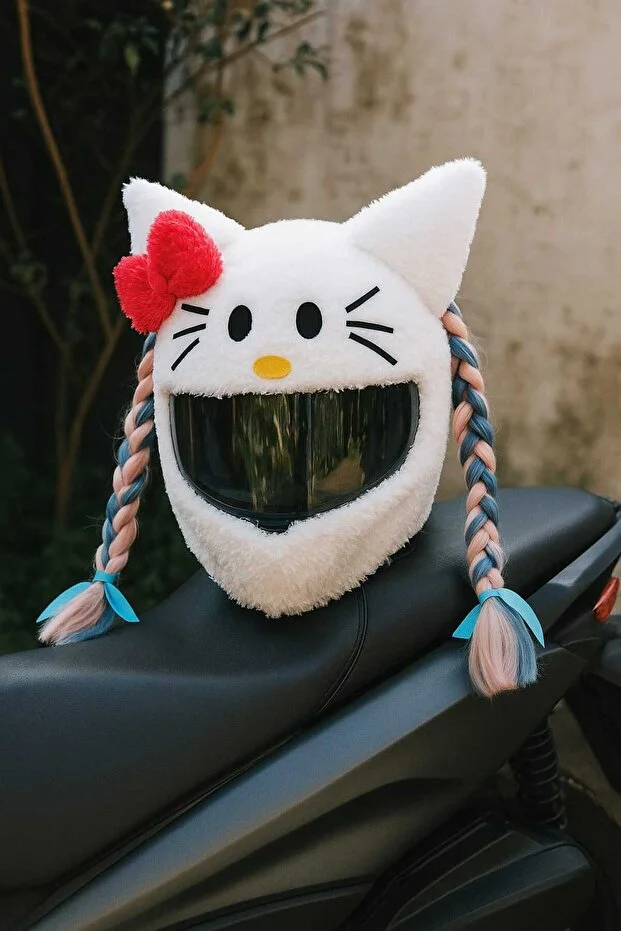 Örgülü Saçlı Hello Kitty Kask Kılıfı Motosiklet Aksesuarı Standart