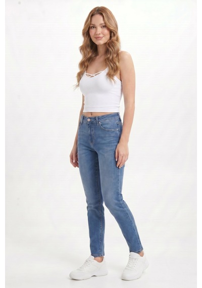 Tudors Kadın Slim Fit Dar Kesim Pamuklu İnce Askılı Beyaz Crop Atlet-51095