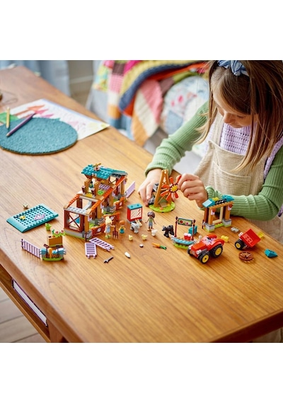 LEGO® Friends Çiftlik hayvanı Barınağı 42617 6+ Yaratıcı Oyuncak Yapım Seti - 489 Parça