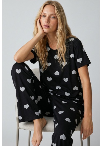 Siyah İnci Bisiklet Yaka Örme Pijama Takım Siyah Beyaz Kalp