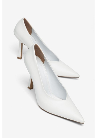 Dilimler Ayakkabı Büyük Numara Kadın İnce Topuklu Stiletto Ayakkabı Beyaz Sivri Burun V Yüz-5356 Dilimler Ayakkabı Büyük Numara Kadın İnce Topuklu Stiletto Ayakkabı Beyaz Sivri Burun V Yüz-5356