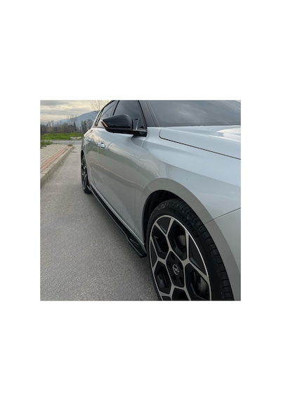 Kit Garaj Opel Astra L Yan Marşpiyel Plastik Piano Black Boyalı