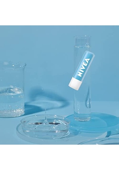 Nıvea Hydro Care Dudak Bakım Kremi, 24 Saat Nem, Aloe Vera, Saf Su Ve Doğal Yağlar, Spf 15, Gün Boyu Dudak Bakımı 4,8g