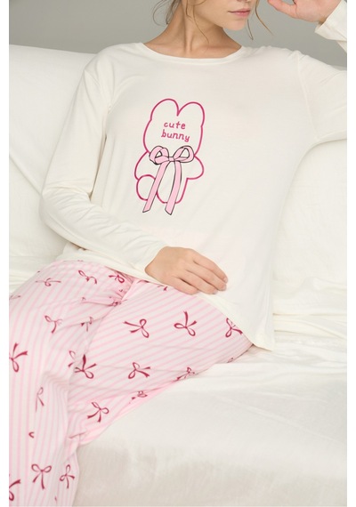 Siyah İnci Pamuklu Bisiklet Yaka Örme Pijama Takım 25241147 Ekru