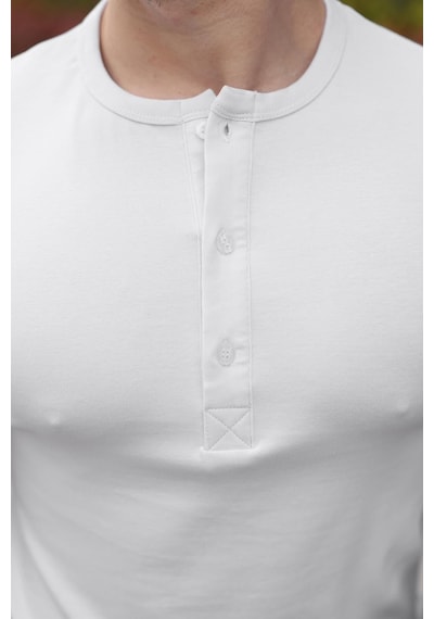 Madmext Beyaz Yarım Düğmeli Slim Fit Erkek Tişört E7186