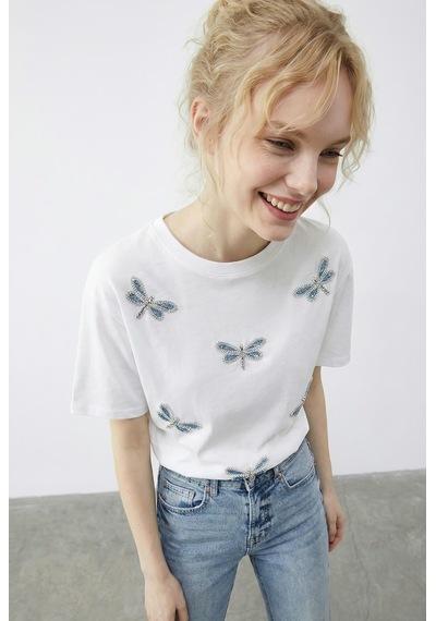 Shade Kadın Boncuk Taş İşlemeli Yusufçuk Desenli Rahat Kalıp T-shirt 2212 60283971 - Beyaz Shade Kadın Boncuk Taş İşlemeli Yusufçuk Desenli Rahat Kalıp T-shirt 2212 60283971 - Beyaz