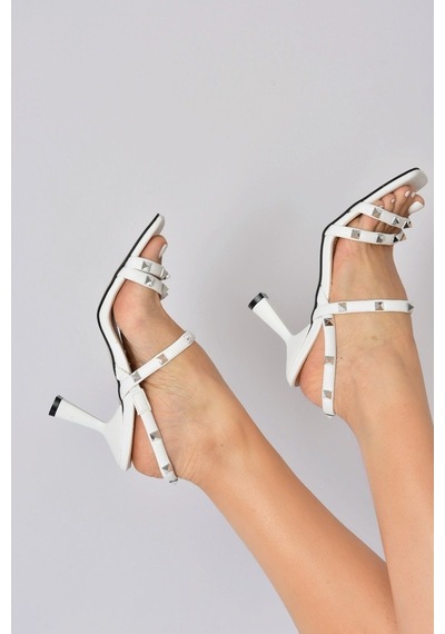Fox Shoes Beyaz Zımba Detaylı Üç Bant Kadın Topuklu Ayakkabı K404