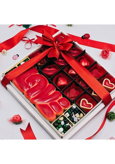 Nin Chocolate Sevgililer Günü Love Figür Çikolatalı Delux Spesiyal 16'lı + Love Figür Çikolata