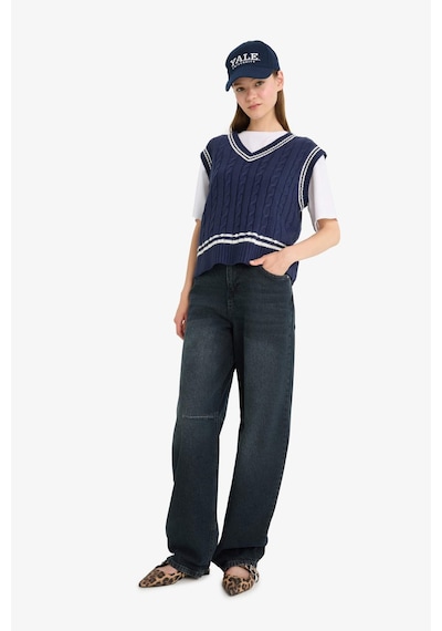 Defacto Okula Dönüş Coool Regular Fit V Yaka Yelek D4686ax25wnnv37 Lacivert Defacto Okula Dönüş Coool Regular Fit V Yaka Yelek D4686ax25wnnv37 Lacivert