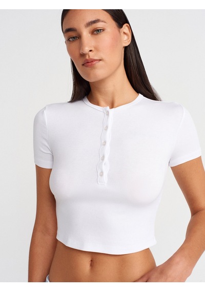 Dilvin 31647 Düğme Detaylı Crop Top-beyaz Beyaz
