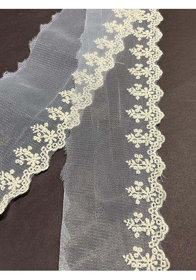 Tül Üzerine İşli Uçları Pamuklu Dantel / 1 Metre