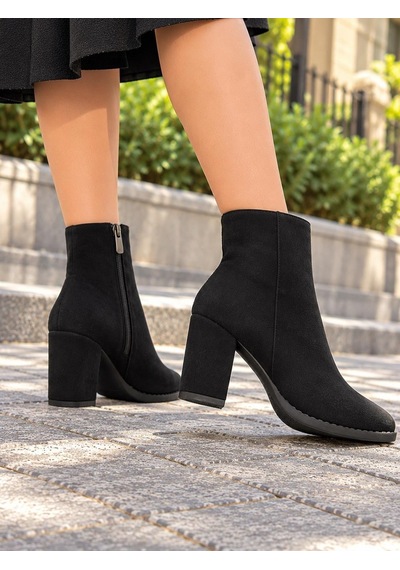 Asmi Shoes Kadın Silva Siyah Süet Deri Yandan Fermuarlı Toka Detaylı 7 Cm Kalın Topuklu Sivri Burunlu Yeni Sezon Günlük Bot Asmi Shoes Kadın Silva Siyah Süet Deri Yandan Fermuarlı Toka Detaylı 7 Cm Kalın Topuklu Sivri Burunlu Yeni Sezon Günlük Bot
