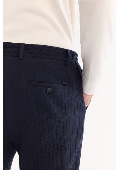 Avva Erkek Lacivert Yanı Lastikli Bi-stretch Hafif Çizgili Slim Fit Pantolon A52y3204 Avva Erkek Lacivert Yanı Lastikli Bi-stretch Hafif Çizgili Slim Fit Pantolon A52y3204