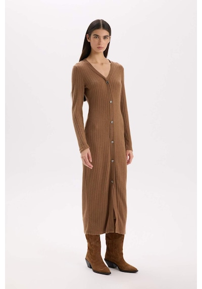 DeFacto Bodycon Vücudu Saran Basic Düz V Yaka Düğmeli Fitilli Kaşkorse Midi Uzun Kollu Elbise B3261AX24WNBN325 Kahve