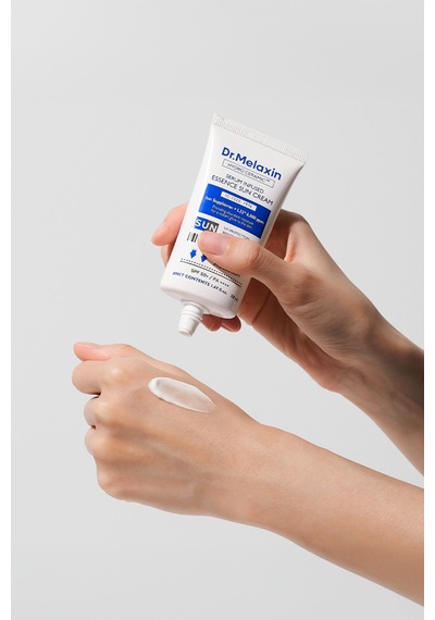 Hydro Ceramic Yoğun Nemlendirici Essence Güneş Kremi Spf50+ Pa++++ 50 Ml
