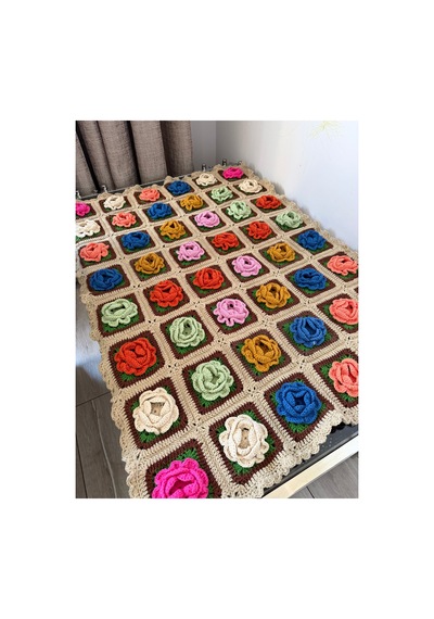 Gül Desenli Bebek Battaniyesi Bej