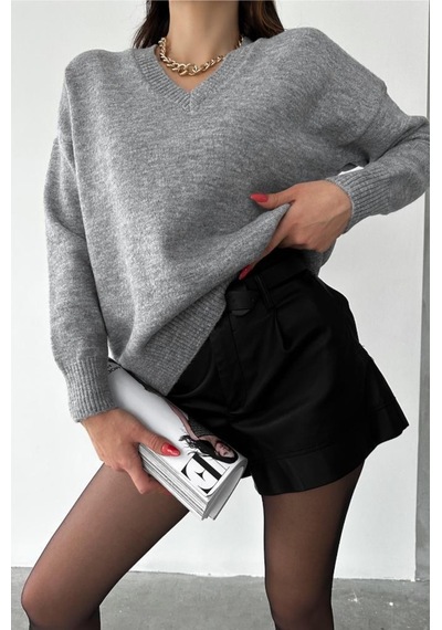 Femelle Kadın Gri V Yaka Standart Beden Oversize Basic Triko Kazak