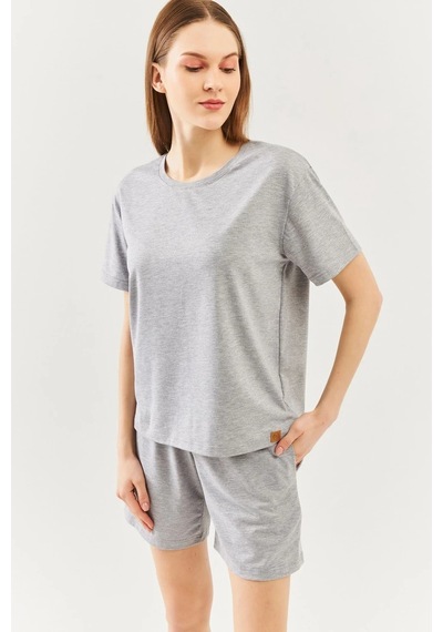 Kadın Rahat %100 Pamuklu Penye Bisiklet Yaka Kısa Kol Basic T-shirt Gri