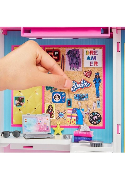 Barbie'nin Rüya Dolabı Oyun Seti  Gbk10