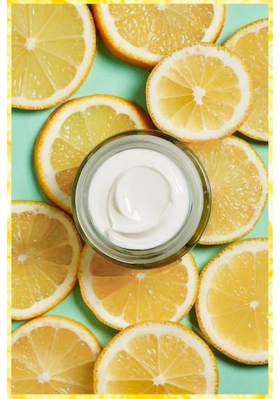 Garnier C Vitamini Süper Aydınlatıcı Gece Serumu 30 ML + C Vitamini Parlak Günlük Aydınlatıcı Krem 50 ML