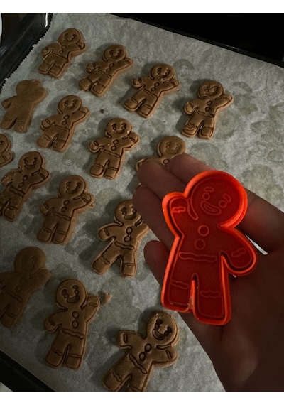 Zencefilli Kurabiye Adam Gingerbread Man Figürlü Yılbaşı Temalı Hamur Kesici Kalıp Çok Renkli