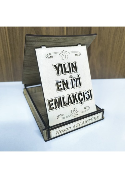 Kişiye Özel Yılın En İyi Emlakçısı Ahşap Plaket 9,5x13,5x2,5