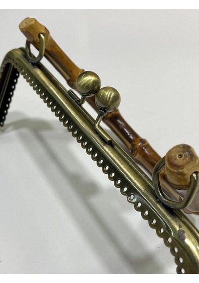 Karantuhafiye Çanta Ve Cüzdan Klipsi Bambu Saplı Kare Model 20 Cm Oksit Oksit Çok Renkli