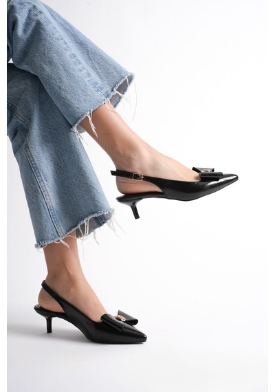 Alewomen Margaret Siyah Rugan 4 Cm Topuklu Fiyonk Toka Detaylı Arkası Açık Kadın Ayakkabısı Siyah Rugan Alewomen Margaret Siyah Rugan 4 Cm Topuklu Fiyonk Toka Detaylı Arkası Açık Kadın Ayakkabısı Siyah Rugan