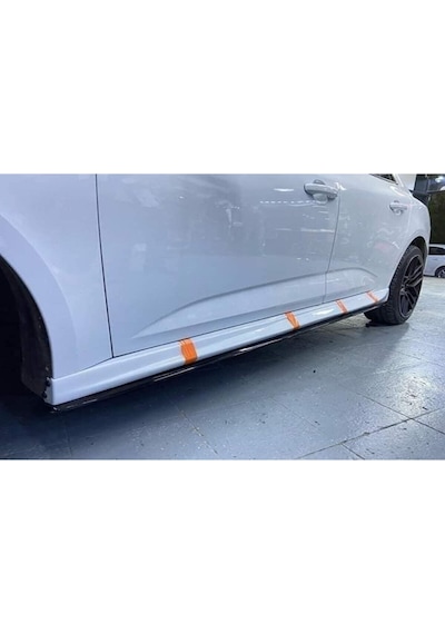 Renault Megane 4 Aero Marşpiyel Seti Mat Siyah Plastik 2016- 2021