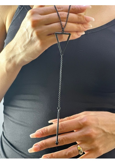 Siyah Üçgen Zincir Kadın Kolye 32 Cm Renkli