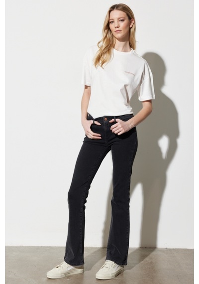 Wrangler Bootcut Fit Normal Bel Bol Paça Esnek Jean Kot Pantolon W28BCZ36C Siyah