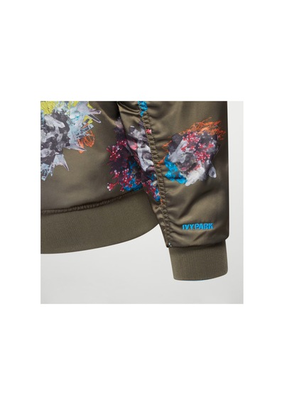 Adidas Satin Bomber Ceket Çocuk Mont Yetişkine Uyumlu Crystal Aop / Medium Dark Khaki Crystal Aop / Medium Dark Khaki Adidas Satin Bomber Ceket Çocuk Mont Yetişkine Uyumlu Crystal Aop / Medium Dark Khaki Crystal Aop / Medium Dark Khaki