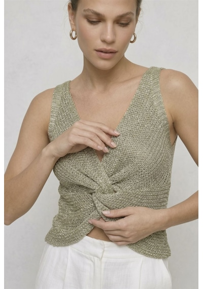 Neden Tekstil Twist Knot Detaylı Premium Kadın Triko Bluz V Yaka Örgü Dokulu Şık Crop Tasarım - Küf Yeşili