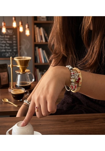Charm Detaylı Çelik Bileklik Seti Kırmızı Kelebek & Kiraz Sallantılı