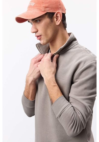 DeFacto Comfort Regular Fit Rahat Kalıp Fermuarlı Dik Yaka Basic Düz Sweatshirt X7405AZ25SPKH510 DeFacto Comfort Regular Fit Rahat Kalıp Fermuarlı Dik Yaka Basic Düz Sweatshirt X7405AZ25SPKH510