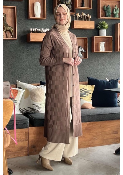 Rabia Şamlı Dama Desenli Sütlü Kahve Triko Hırka Normal
