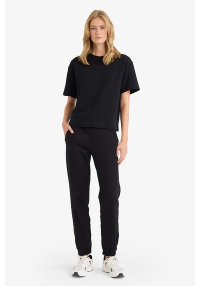 Defacto Basic Düz Cepli Normal Bel Kalın Jogger Eşofman Altı V2700az25aubk81 Siyah Defacto Basic Düz Cepli Normal Bel Kalın Jogger Eşofman Altı V2700az25aubk81 Siyah