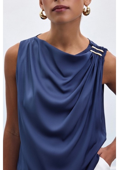 Sateen Aksesuar Detaylı Kolsuz Bluz - Lacivert-136920 Lacivert