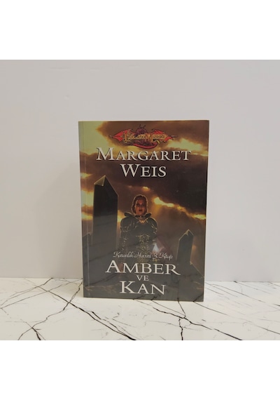 Ejderha Mızrağı - Karanlık Havari Üçlemesi Amber Ve Küller - Amber Ve Demir - Amber Ve Kan