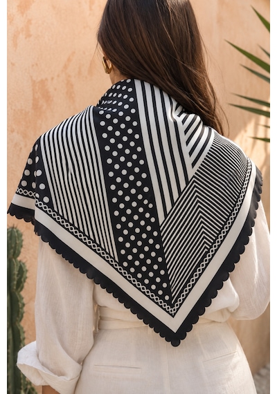 Tarzını Seç Siyah Beyaz Geometrik Ritim Desenli Dantel Oya Kesim Fular / Bandana 70 X 70 Cm